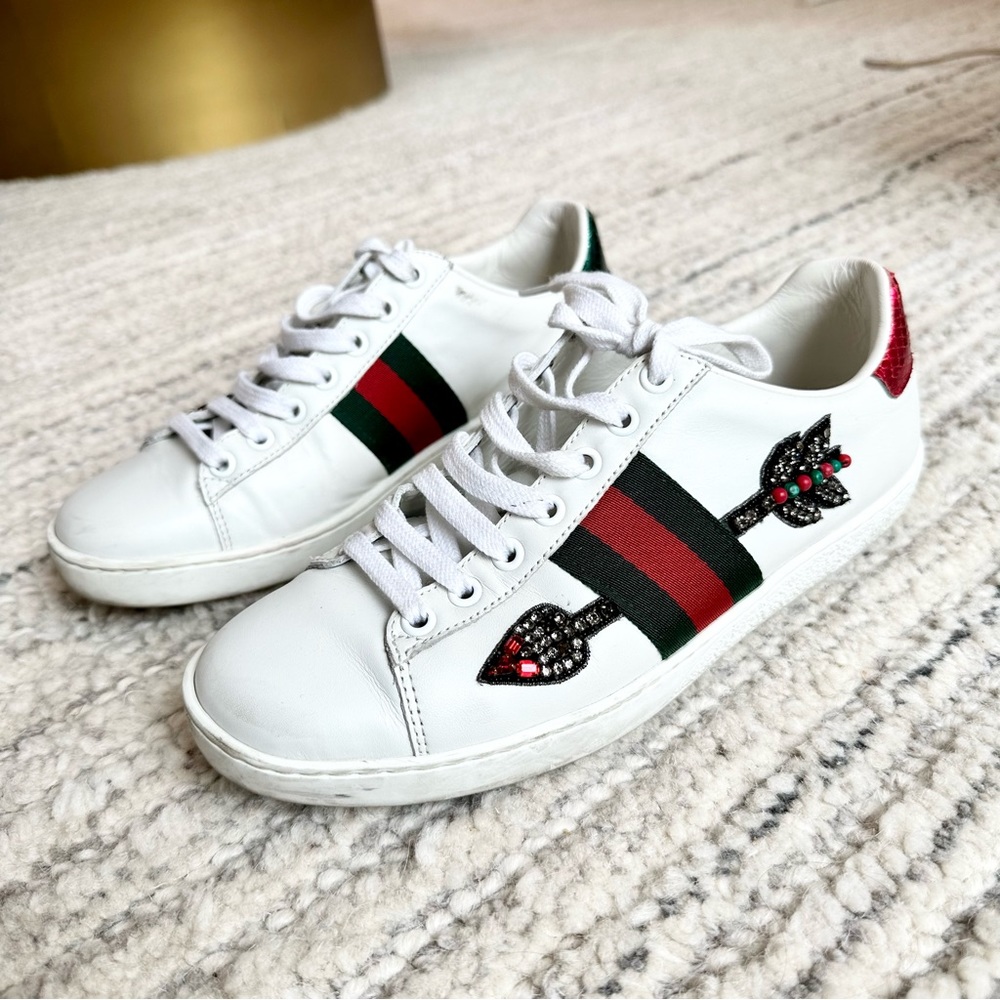 Gucci White Leather Ace Sneakers with Green and Red Web and Embellished Bee